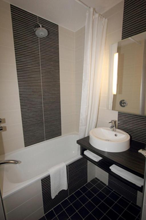 Tourhotel Blois Hotel La Chaussee-Saint-Victor